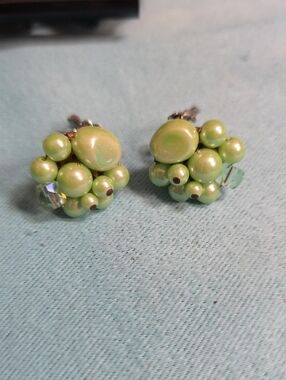Japan Green Cluster Bead Clip-On Earrings